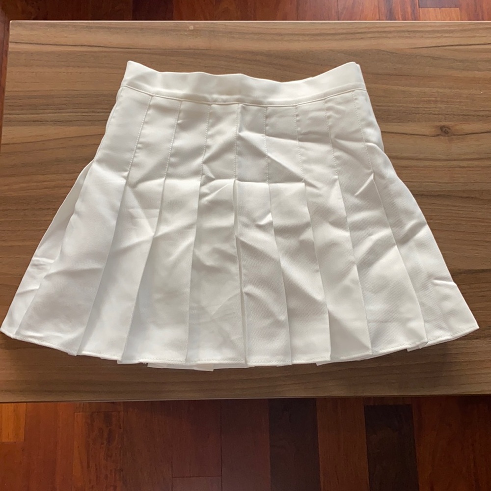 Pleated tennis style skirt/skort - Size XXS